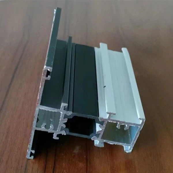 Caracteristică de securitate pentru fereastră batanta profil din aluminiu